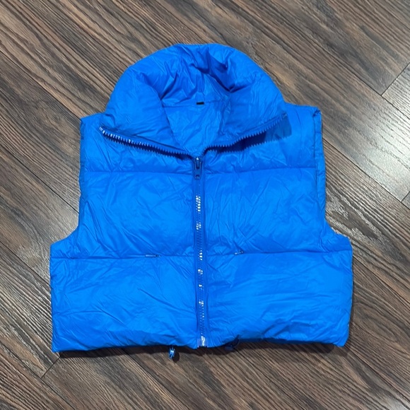 Vibrant Crop Blue Puffer Vest (size small with 2 pockets) - Picture 1 of 4